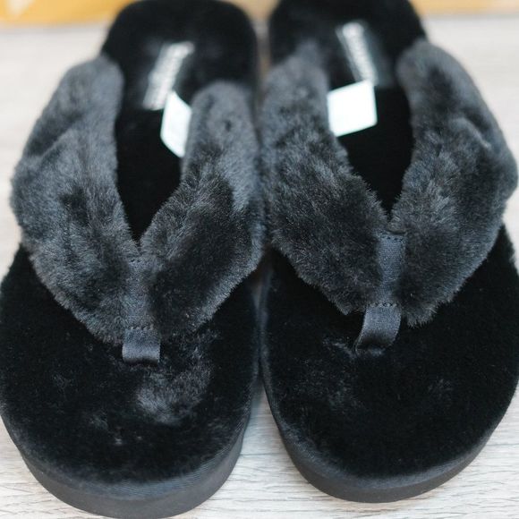 Koolaburra by UGG Furr-ee Women's Slipper Sandals - Black (Various Size) - Picture 2 of 6